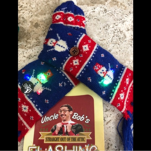 NWT! Uncle Bob’s “Ugly Sweater” Flashing Lighted Wine Cover - Set of 2 - Picture 5 of 6
